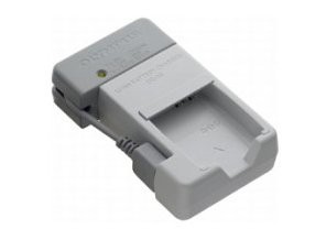 ［Olympus］リチウムイオン充電器 UC-90
