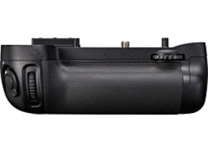 ［Nikon］マルチパワーバッテリーパック MB-D15